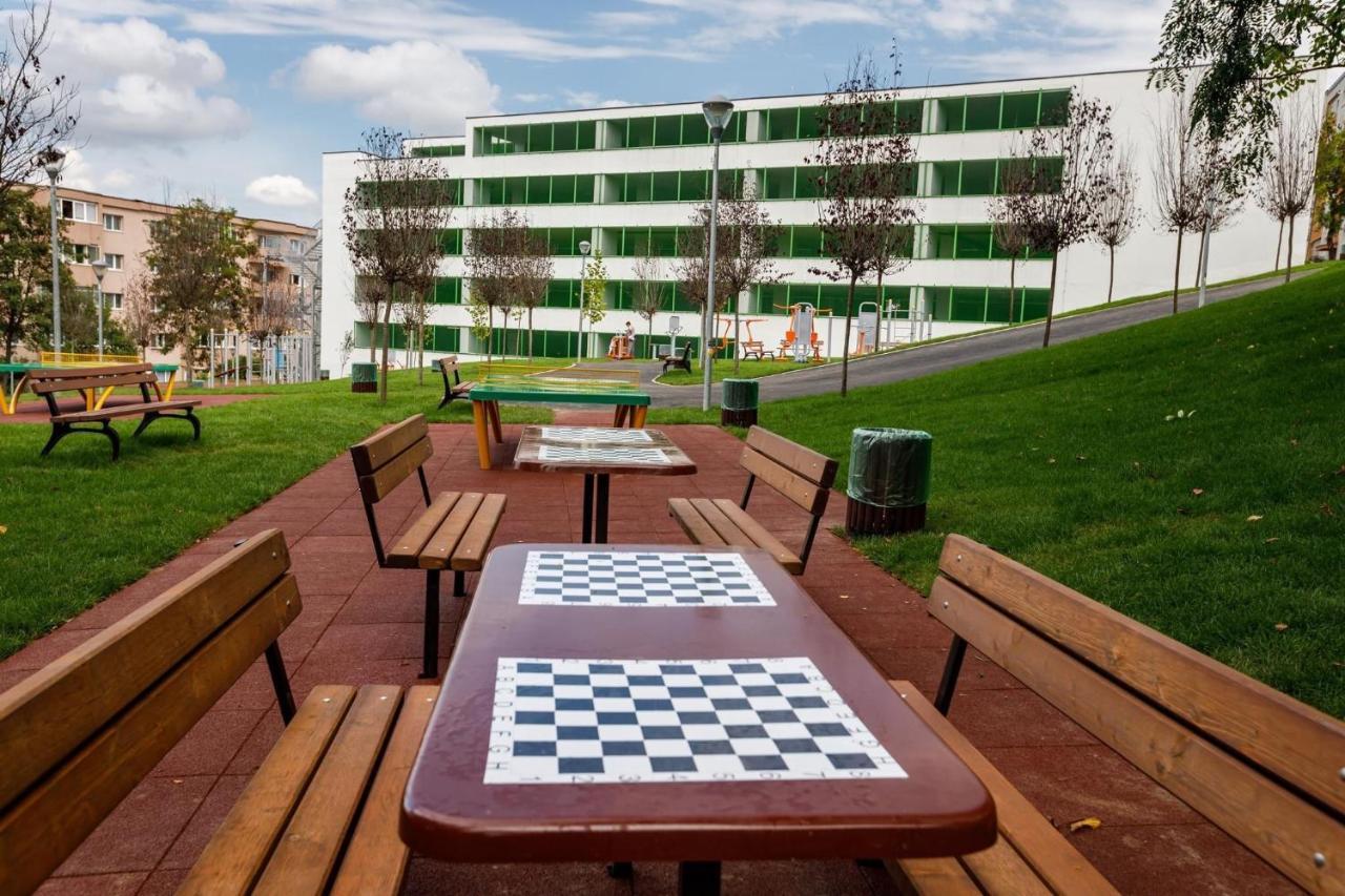 Apartament Igi White Flat With Free Private Parking Kluż-Napoka Zewnętrze zdjęcie