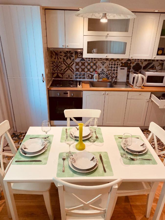 Apartament Igi White Flat With Free Private Parking Kluż-Napoka Zewnętrze zdjęcie