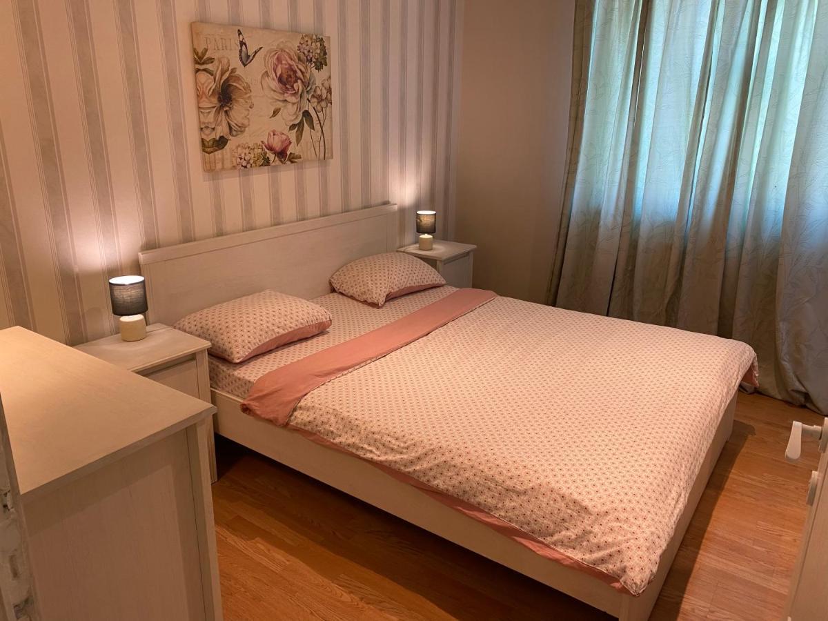 Apartament Igi White Flat With Free Private Parking Kluż-Napoka Zewnętrze zdjęcie