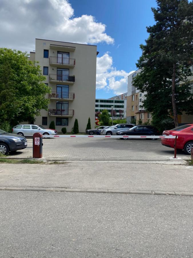 Apartament Igi White Flat With Free Private Parking Kluż-Napoka Zewnętrze zdjęcie